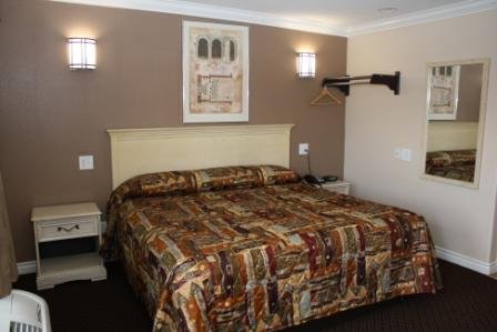 3rd Avenue Inn 3/10