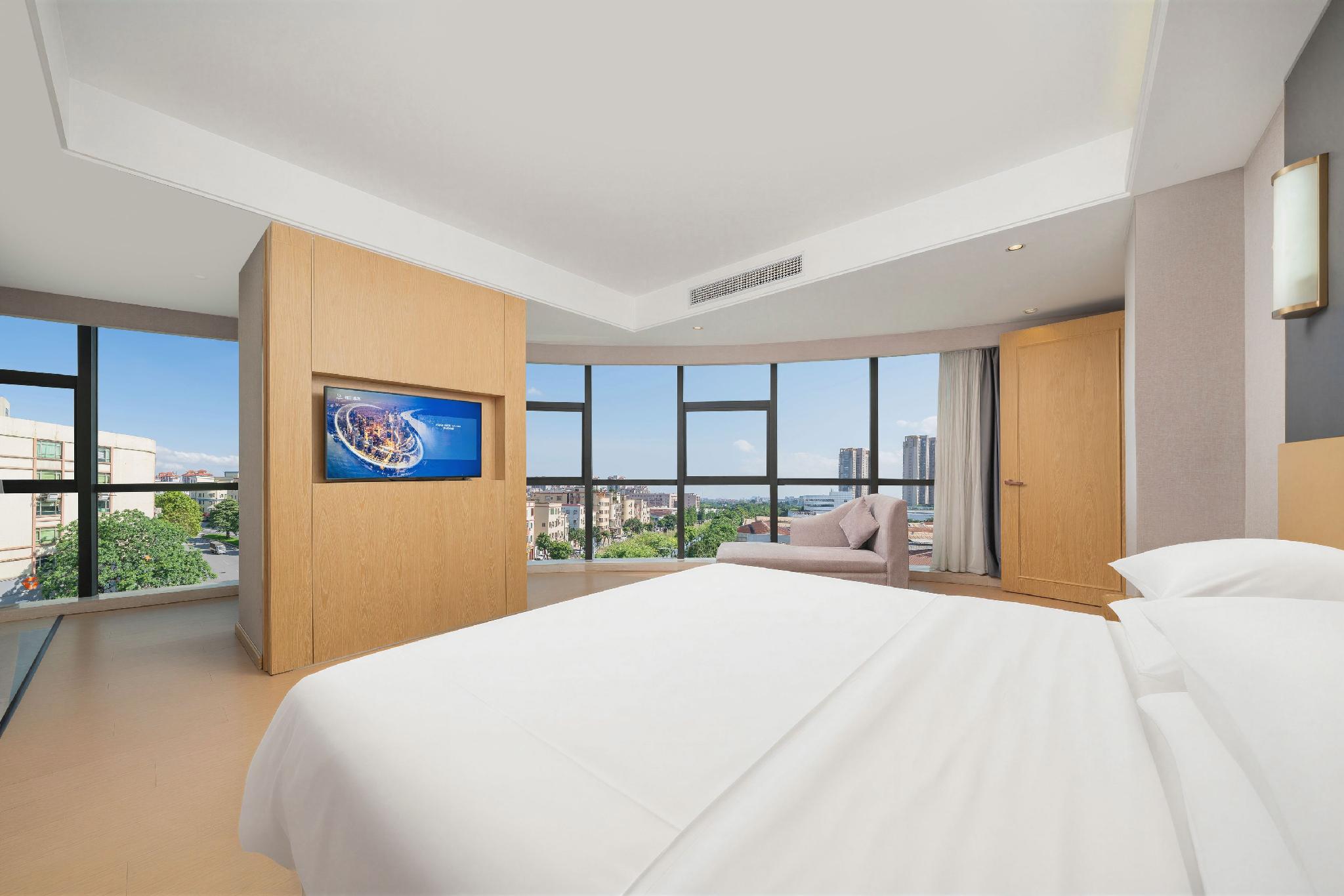 Vienna Hotel (Zhongshan Xiaolan High Speed Railway Station) 26/59