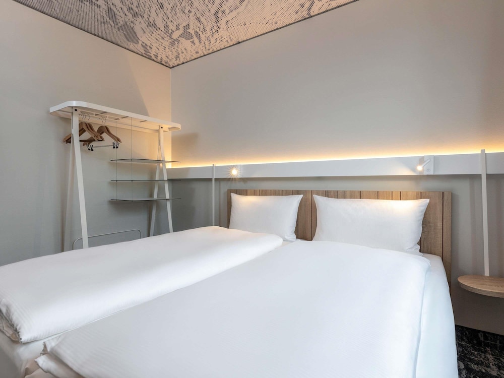 ibis Duesseldorf Airport Hotel 12/48