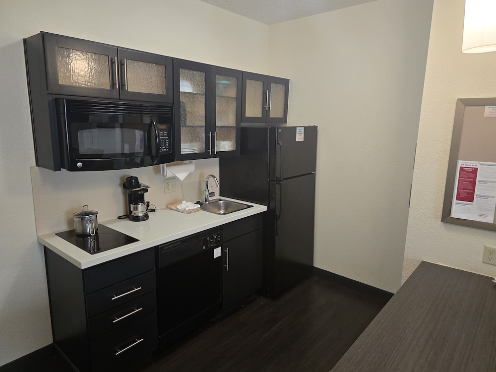 Candlewood Suites Fort Wayne by IHG 8/50