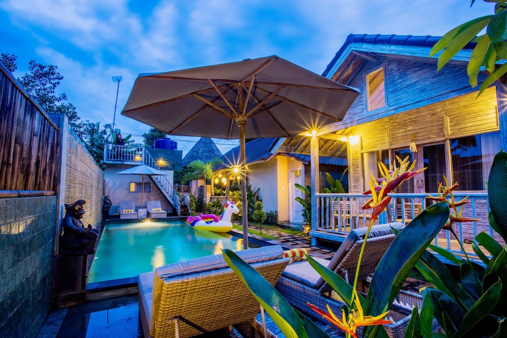 The Syron Huts Lembongan 39/45