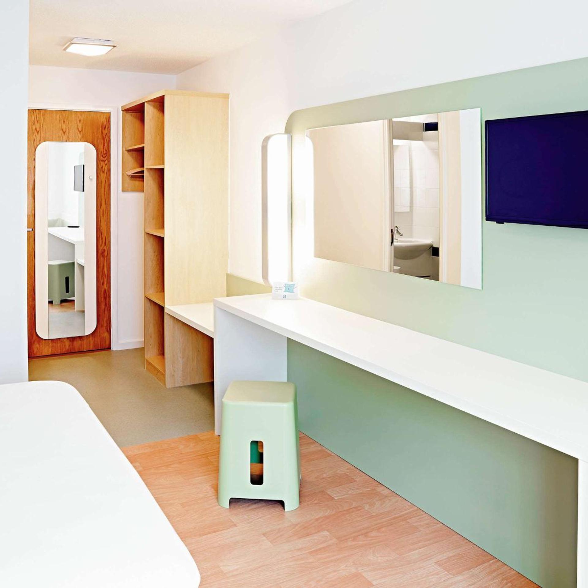 Ibis budget Warrington Lymm Services 32/33