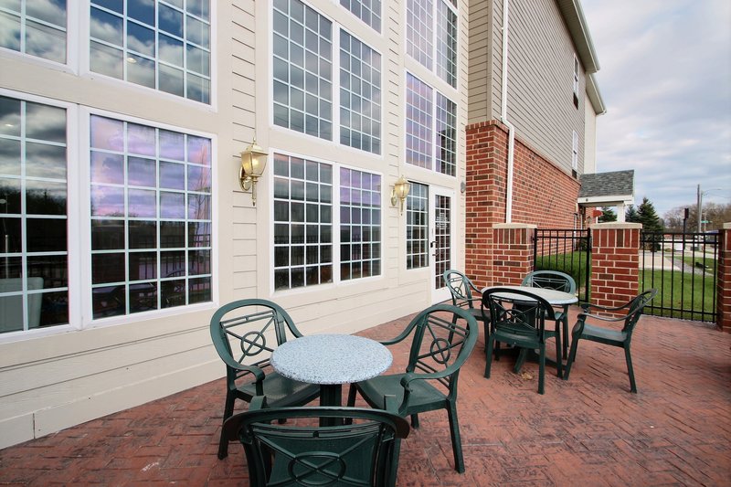 Holiday Inn Express Hotel And Suites Milwaukee Airport 63/74