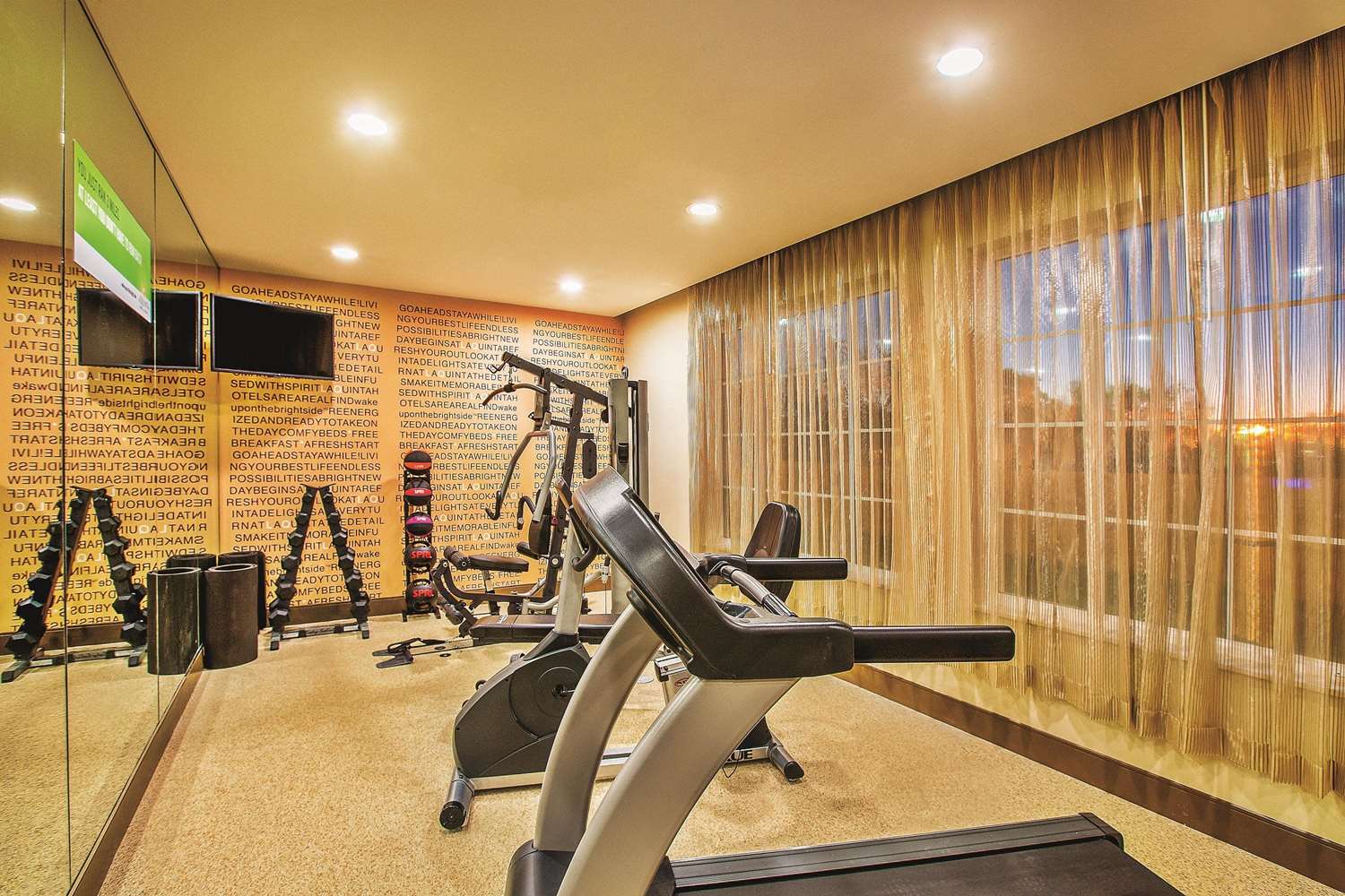 La Quinta Inn Suites Cotulla 11/20