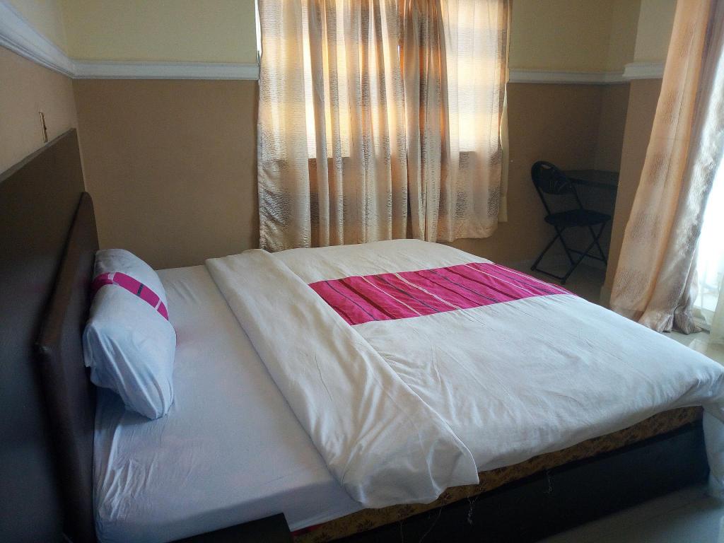Modroy Hotel And Suites 11/14