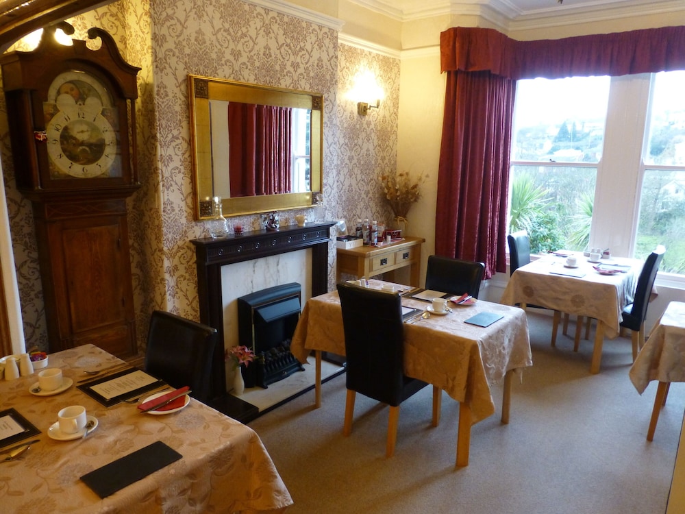 Bryn Derwen Guest House 50/60
