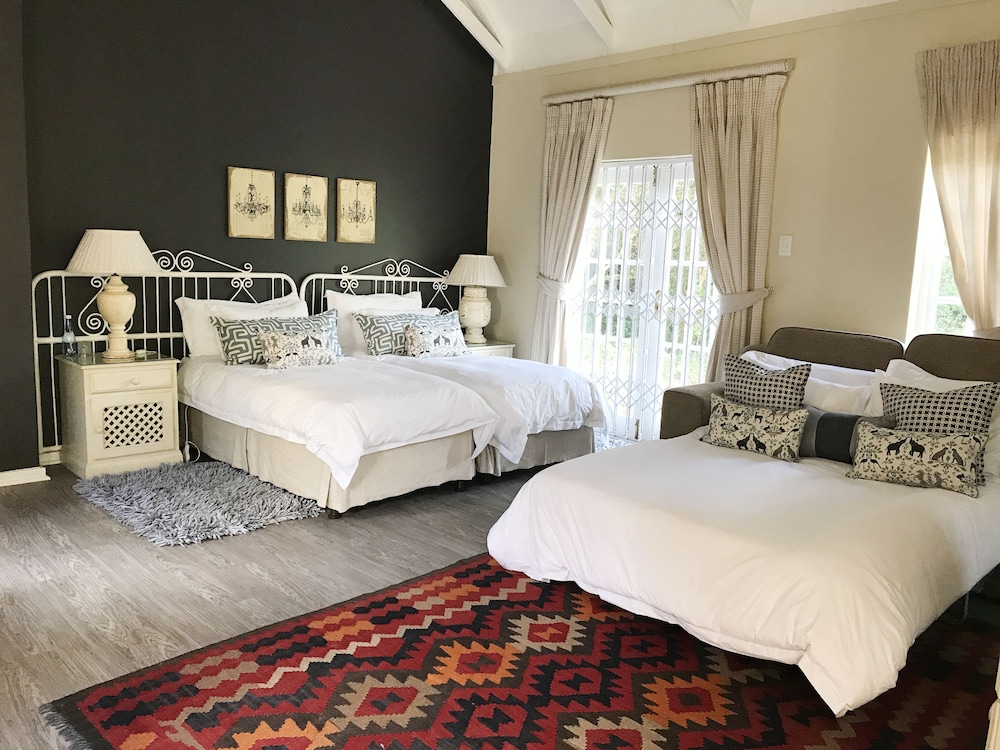 1 BEDROOM, FAMILY SUITE, GARDEN VIEW