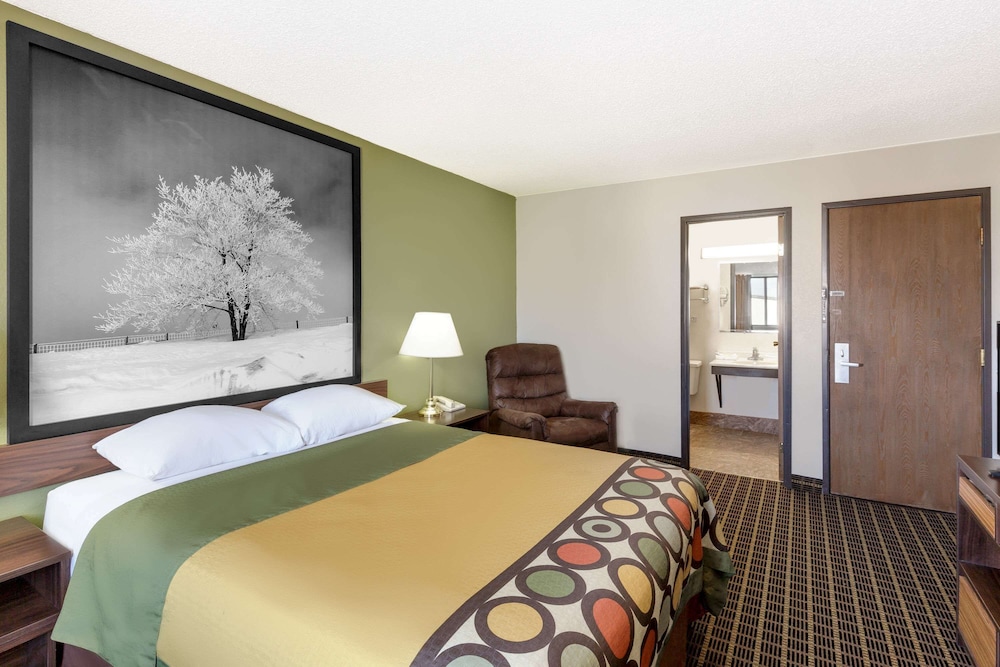 Super 8 by Wyndham Norfolk 7/15