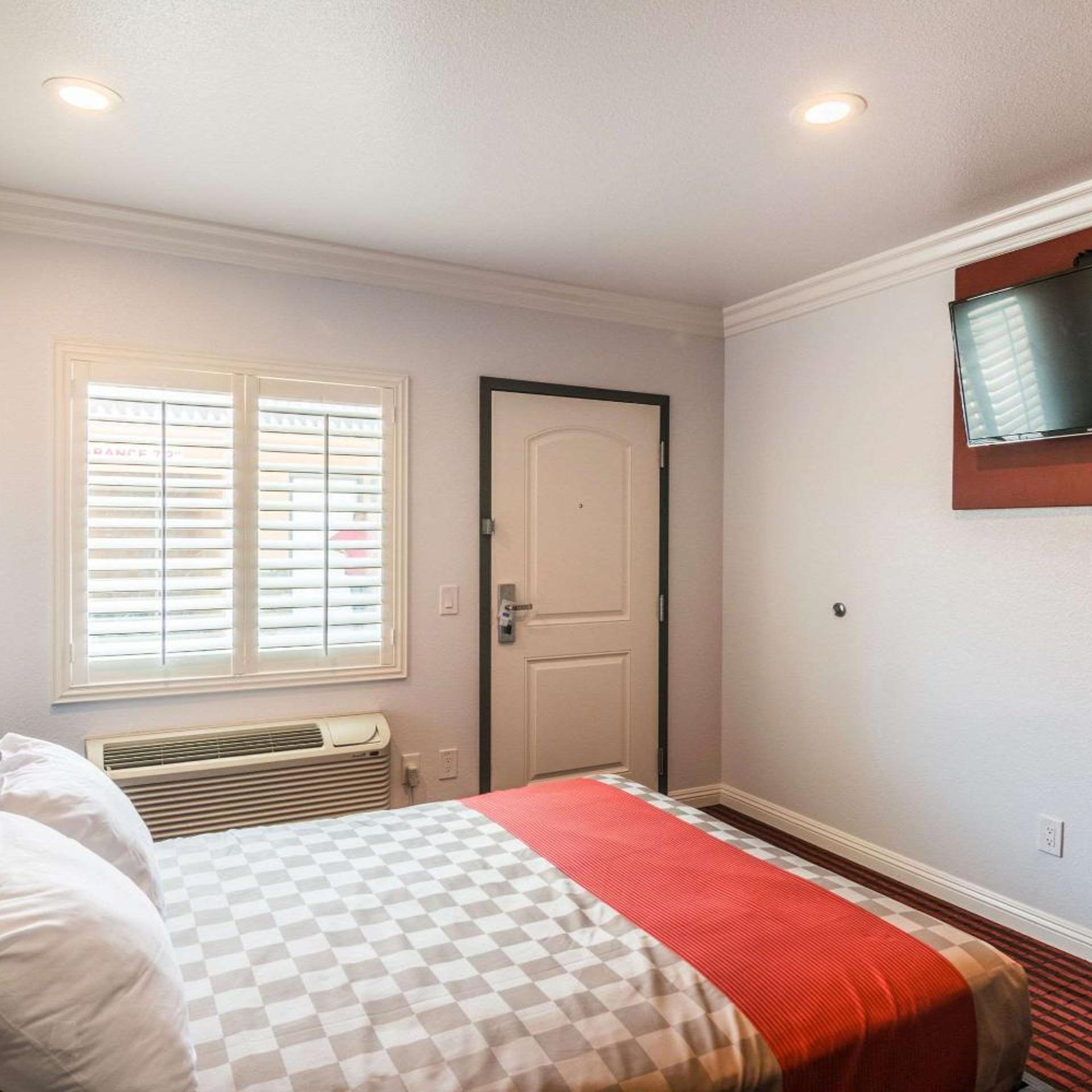 Rodeway Inn & Suites 7/19