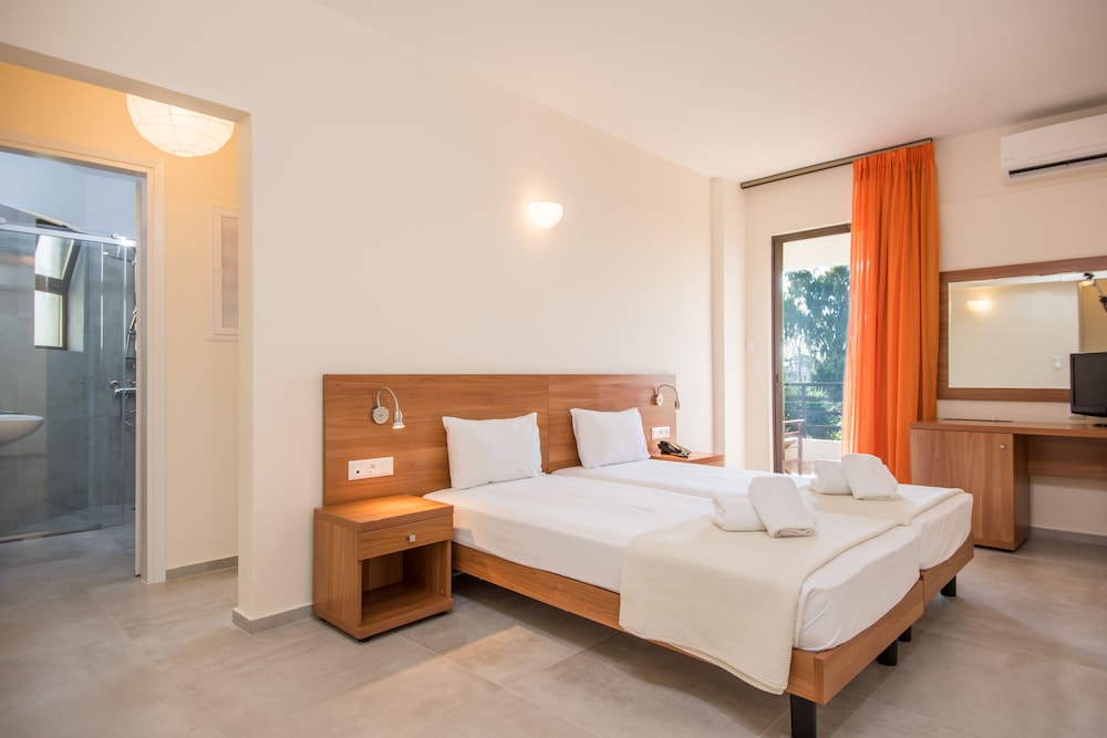 Lido Hotel 9/49