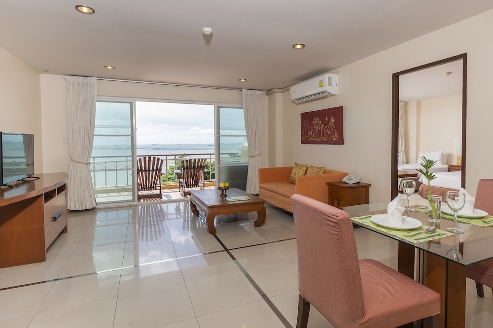 Bella Villa Cabana 23/42