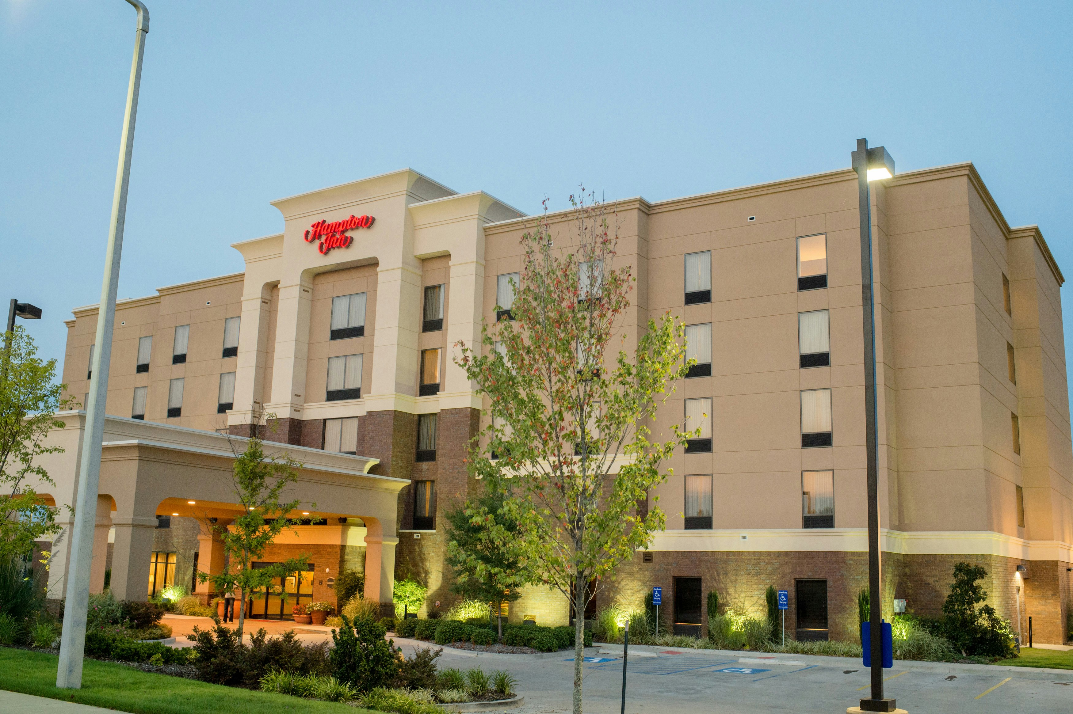 Hampton Inn Oxford Conference Center 3/82