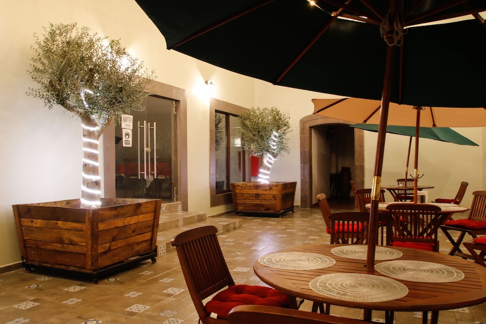 Hotel Senorial 25/50