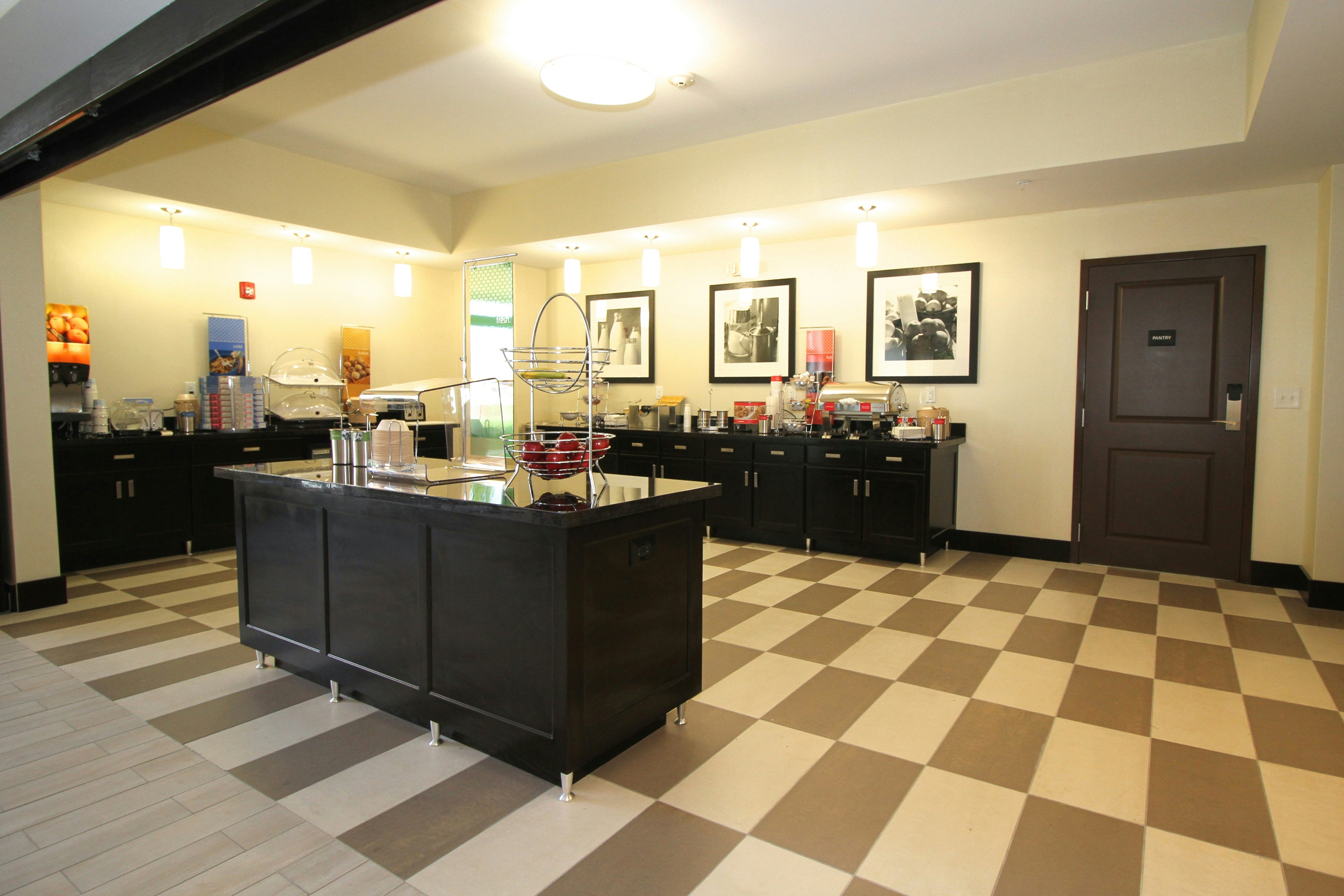 Hampton Inn & Suites Sandusky/Milan 3/14