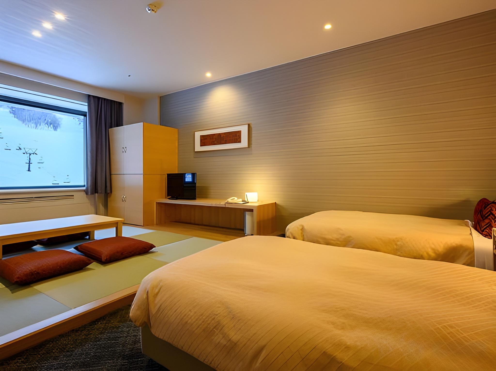 Japanese Western, Twin Beds
