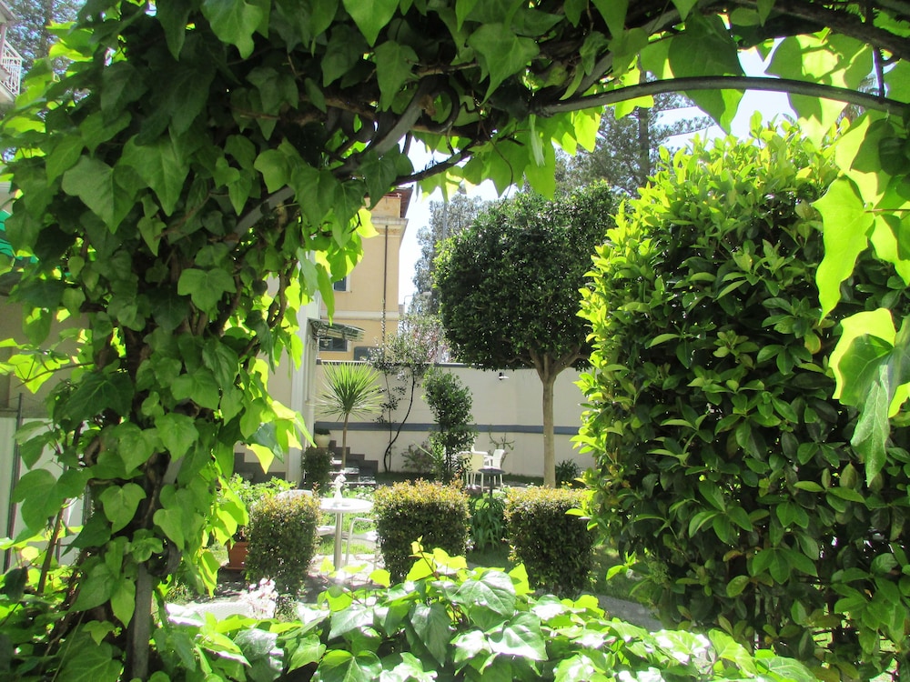 Villa Italia Bed And Breakfast 40/49