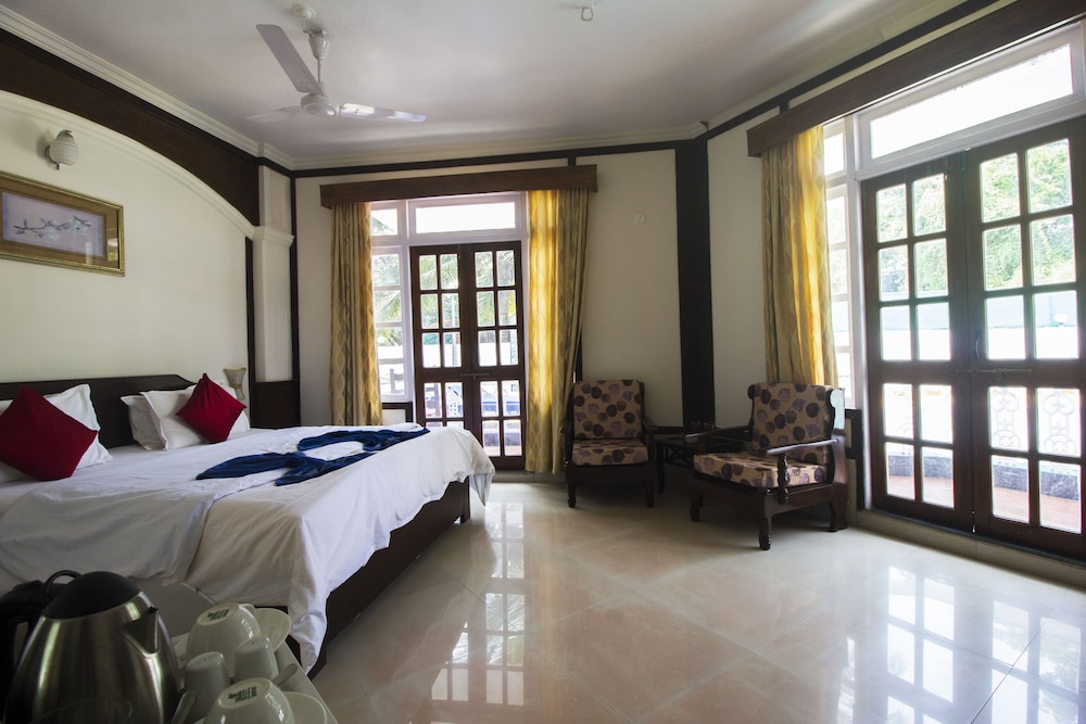 The Sunset Beach Resort 12/34