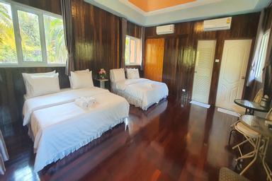 Resort, Deluxe
