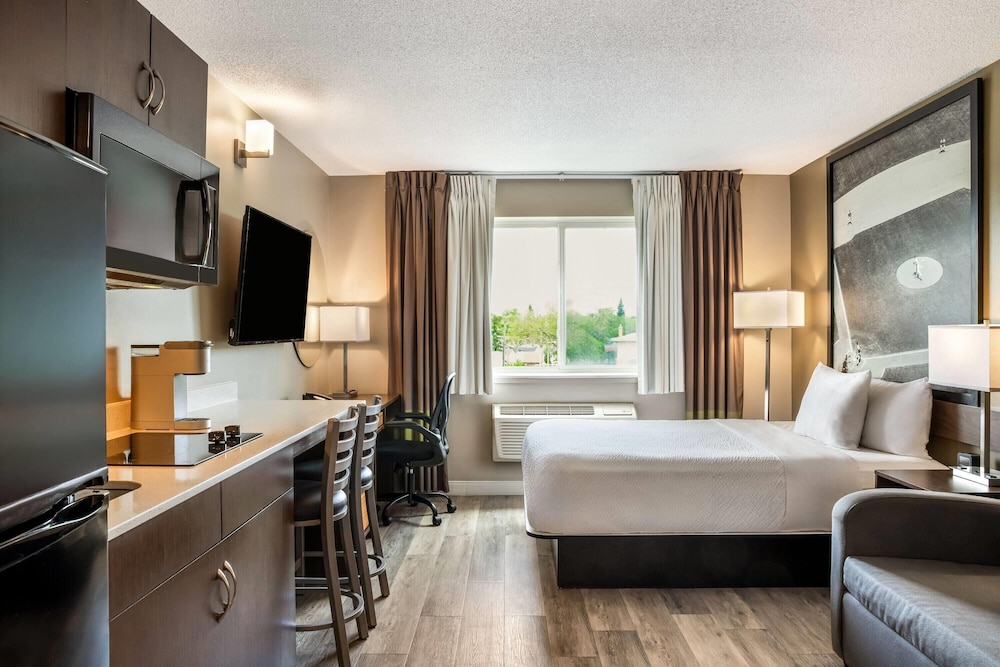 Efficiency, Queen Bed, Sofa