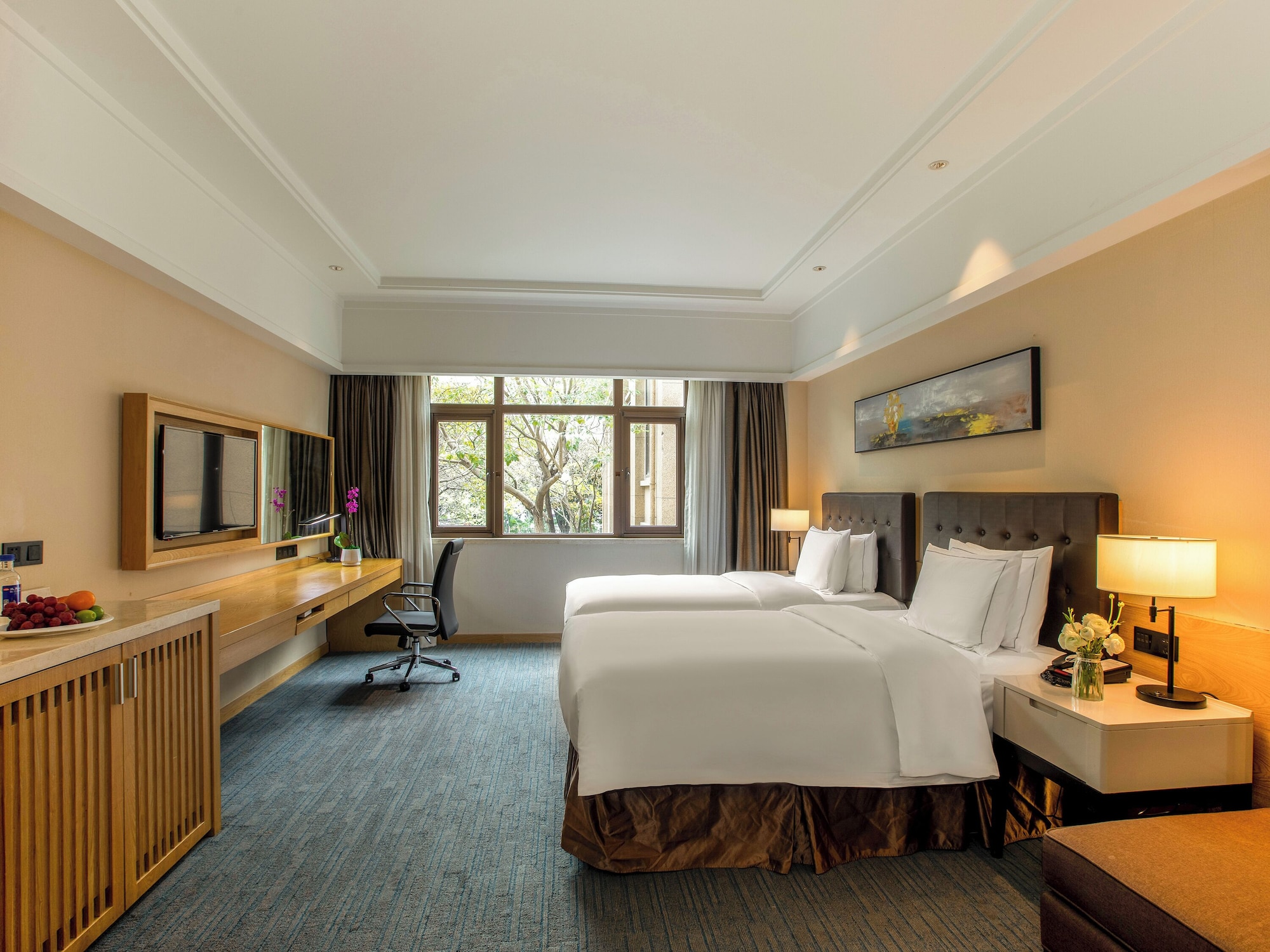 DELUXE, TWIN BEDS