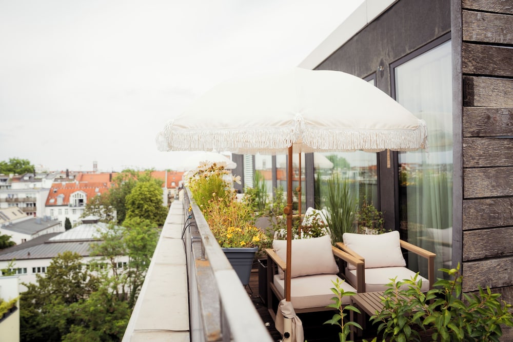 The Flushing Meadows Hotel & Bar 4/50
