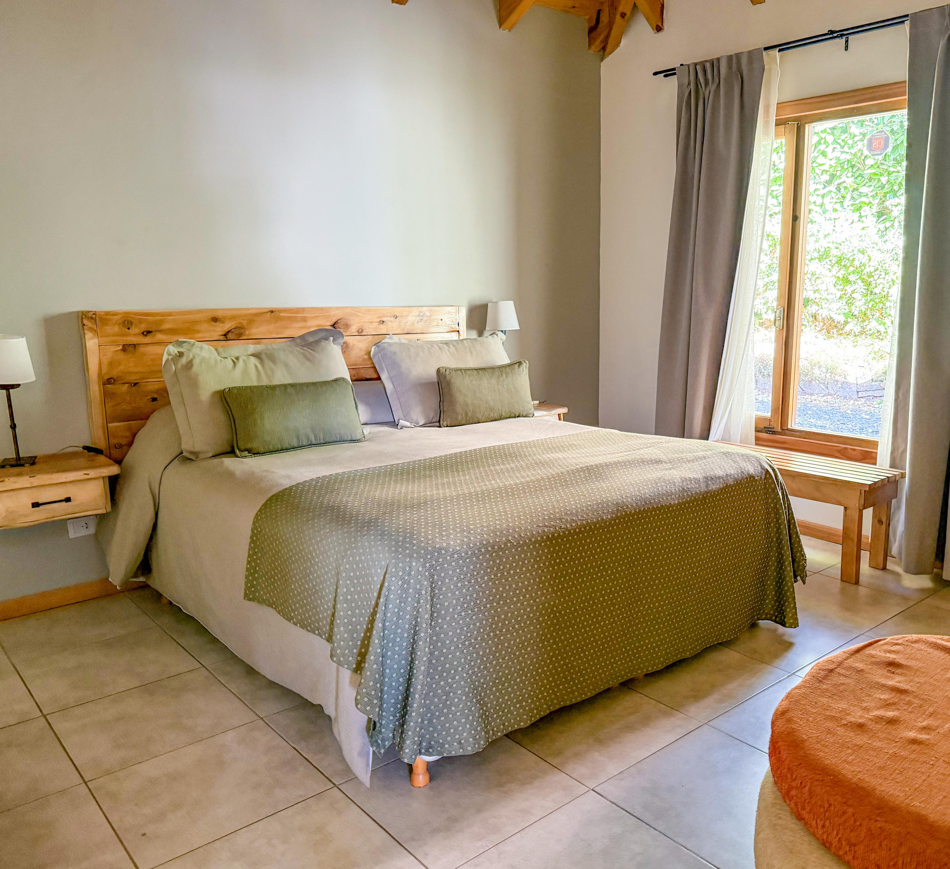 1 Bedroom, Apartment, Lake View