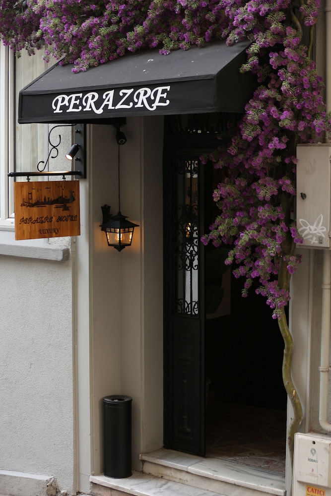 Azze Hotel 4/47