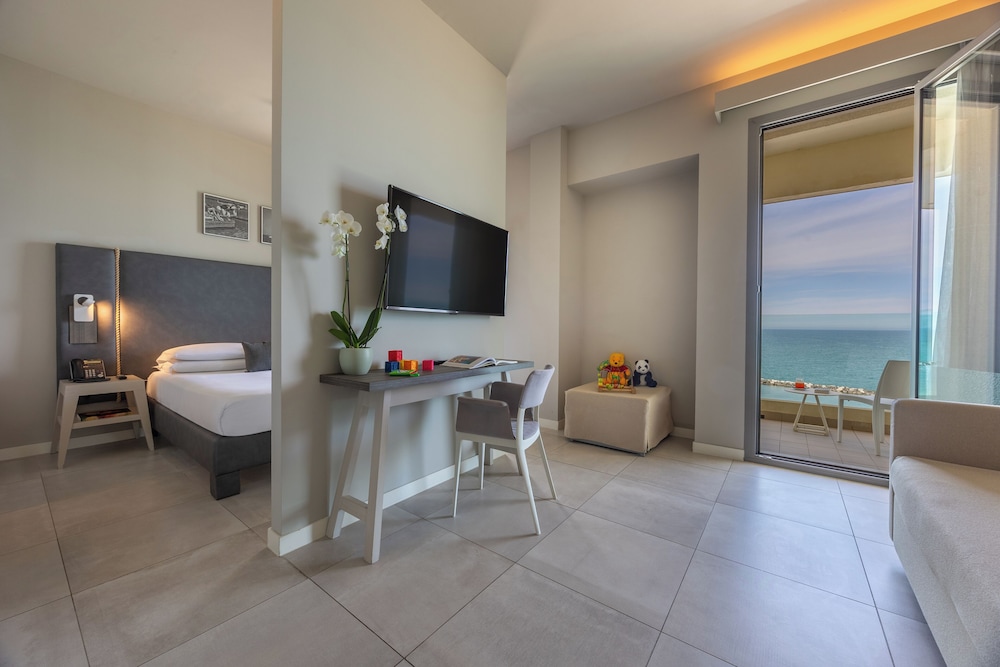 Nautilus Family Hotel 40/50