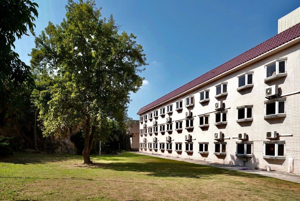 Haifu Garden Hotel 51/54