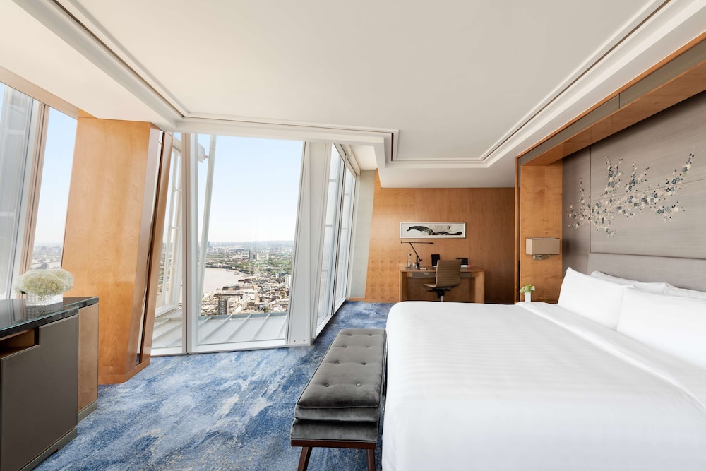 ICONIC, KING BED, CITY VIEW