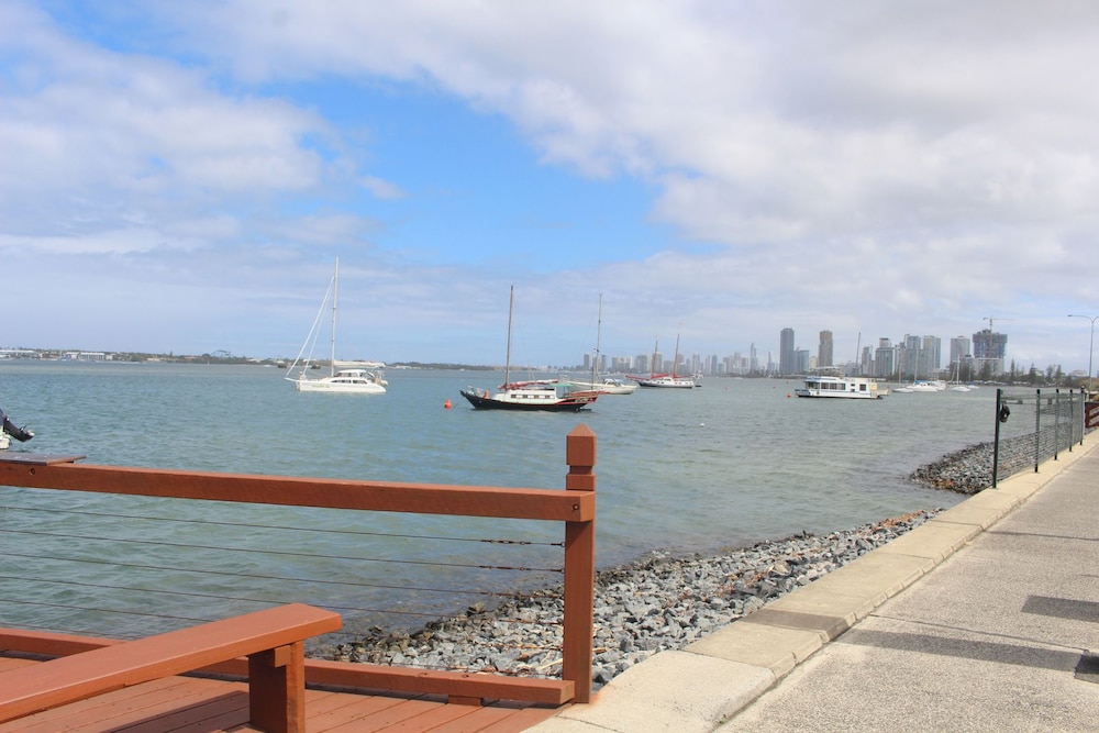 Broadwater Keys 67/72