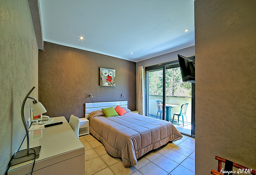 HOTEL DES DEUX SORRU 14/63