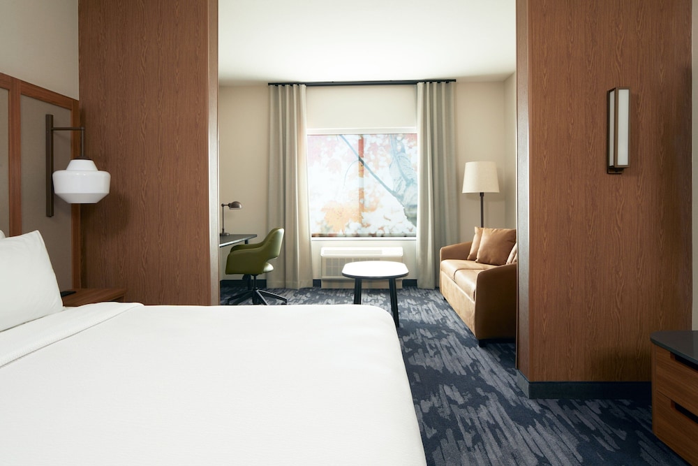 Fairfield Inn & Suites by Marriott Palmdale West 10/28