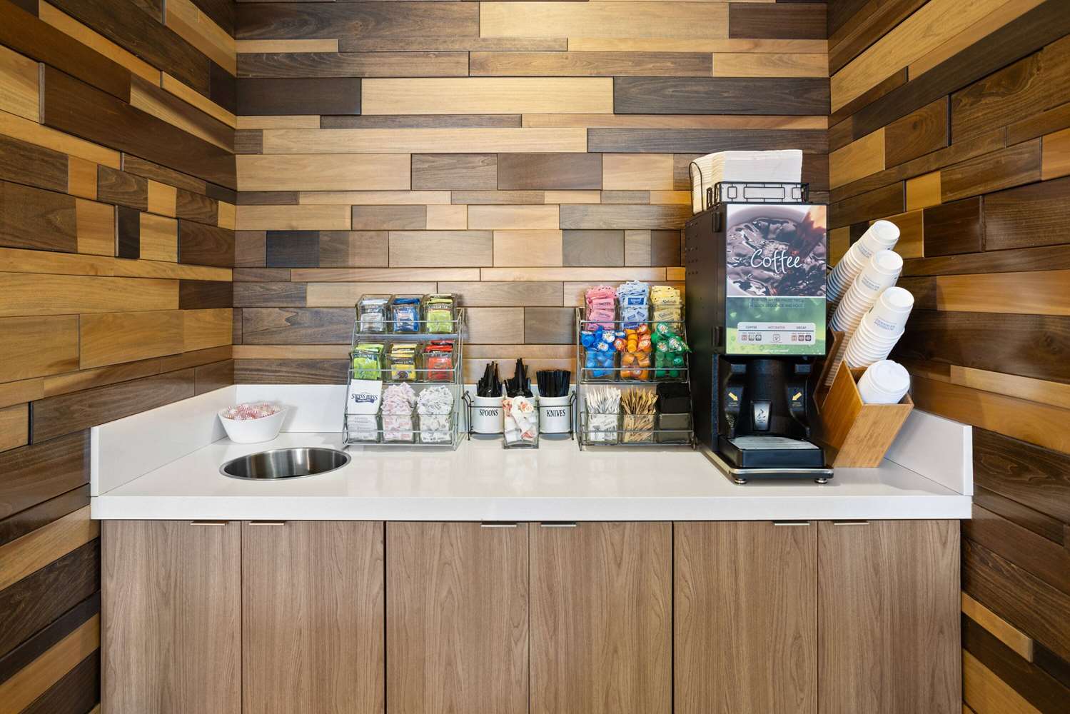 La Quinta Inn & Suites by Wyndham Atlanta Airport North 13/60