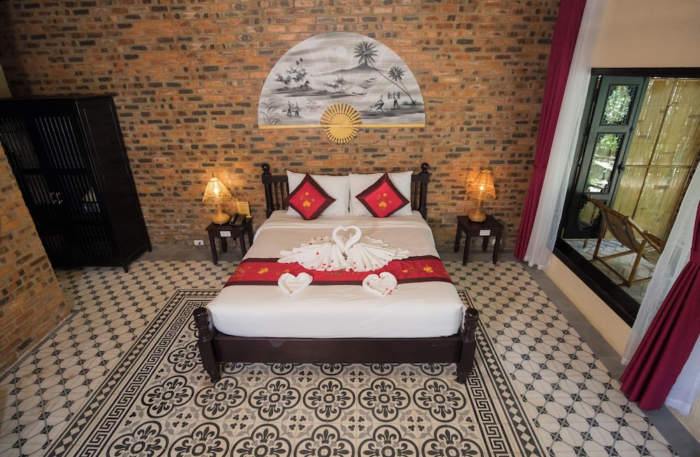DELUXE, DOUBLE BED