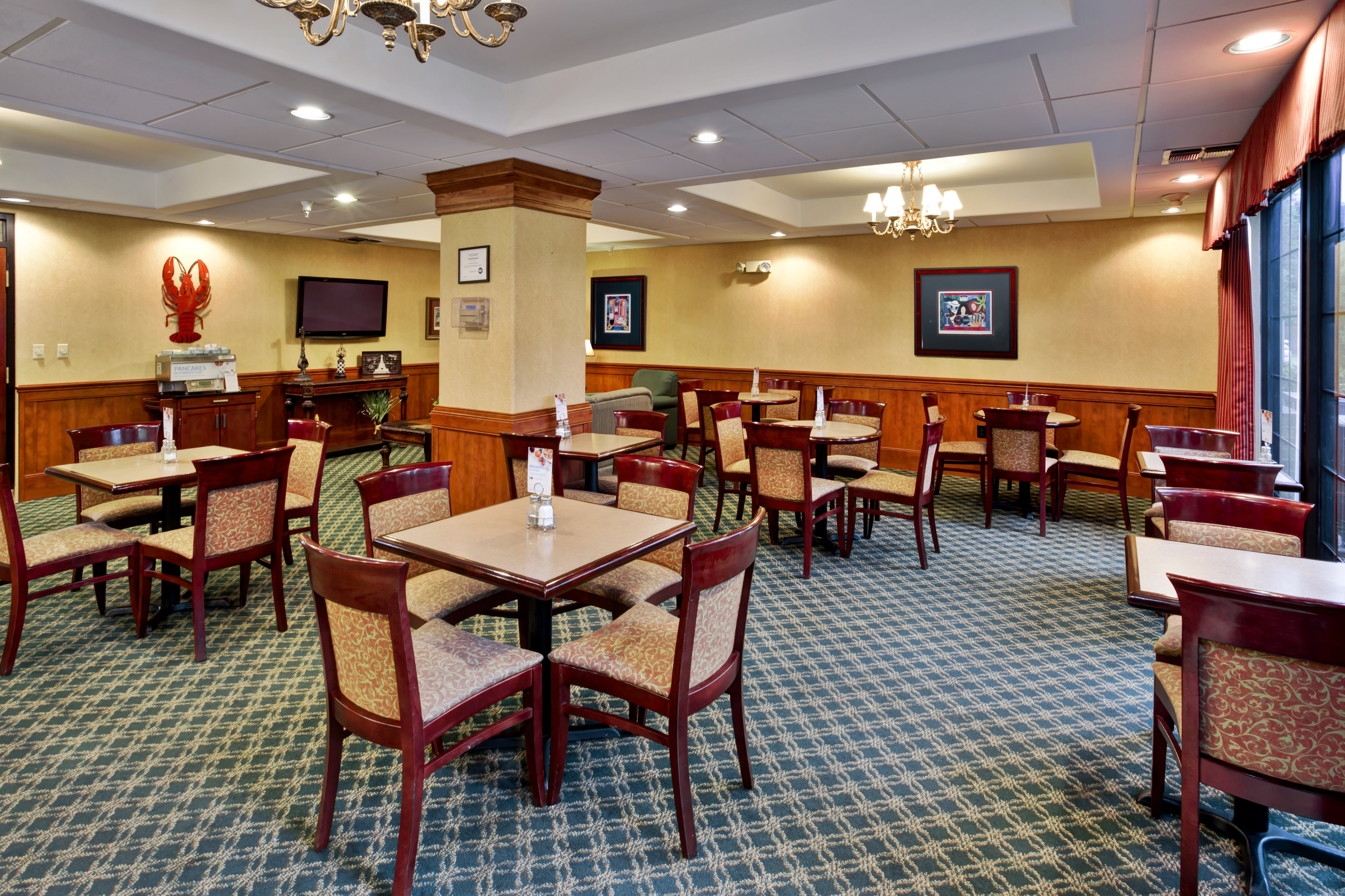 Holiday Inn Express Breaux Bridge-Henderson 58/72