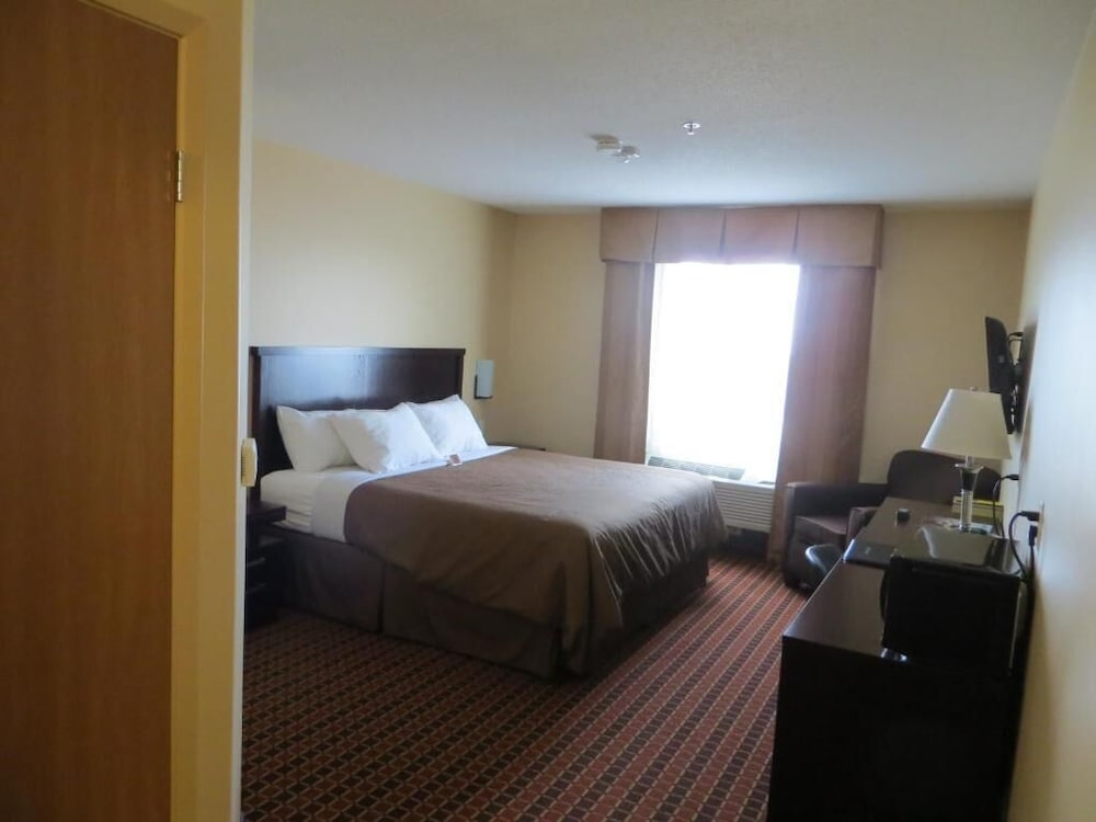 Poplar Tree Inn 6/35
