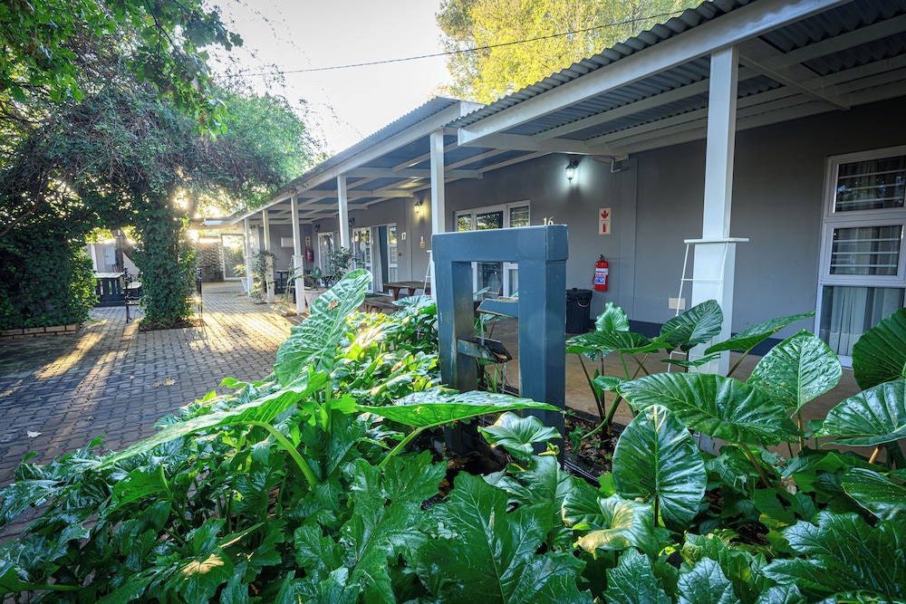 Graceland Guesthouse 42/50