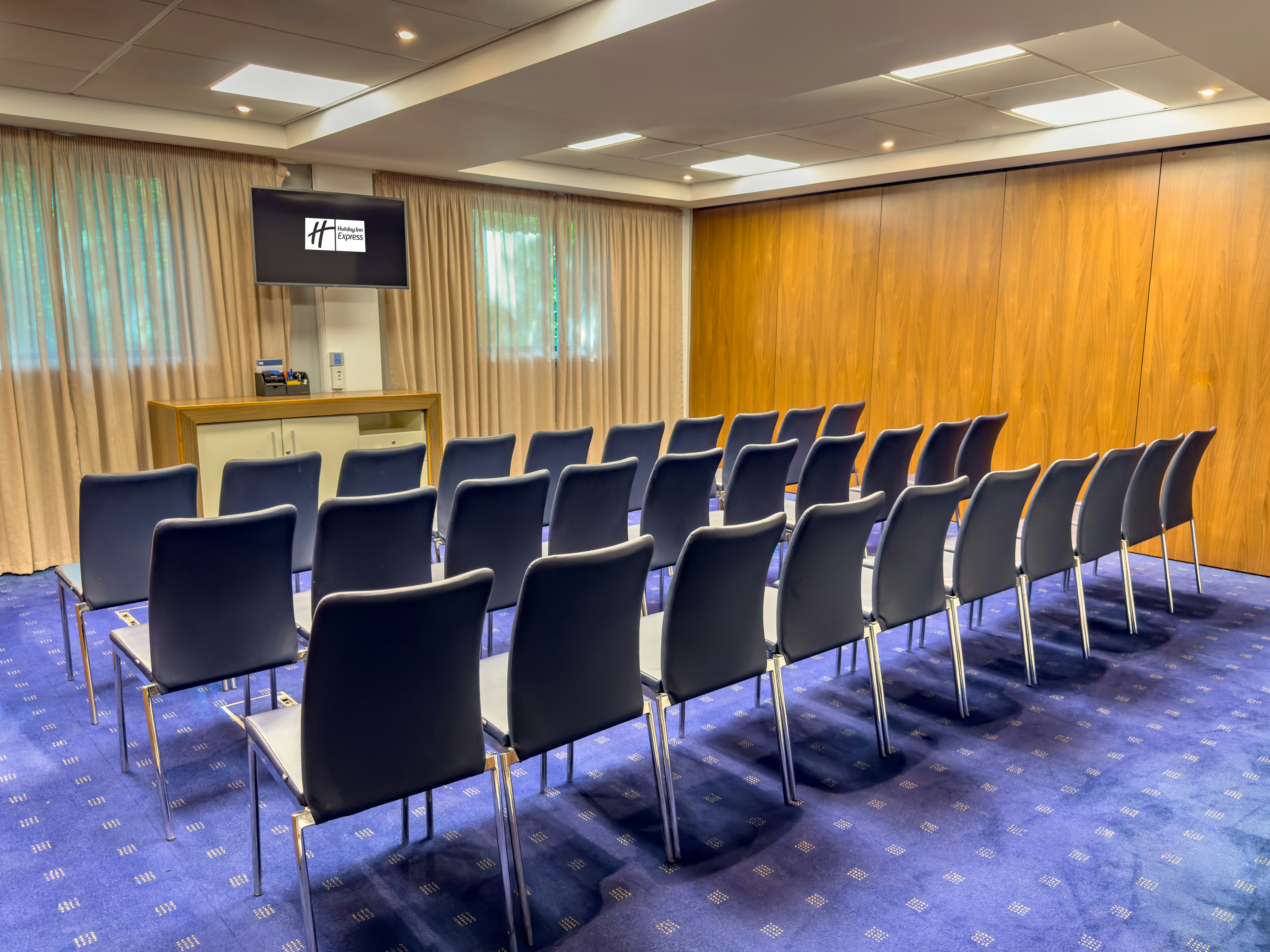 Holiday Inn Express London - Stratford by IHG 55/76