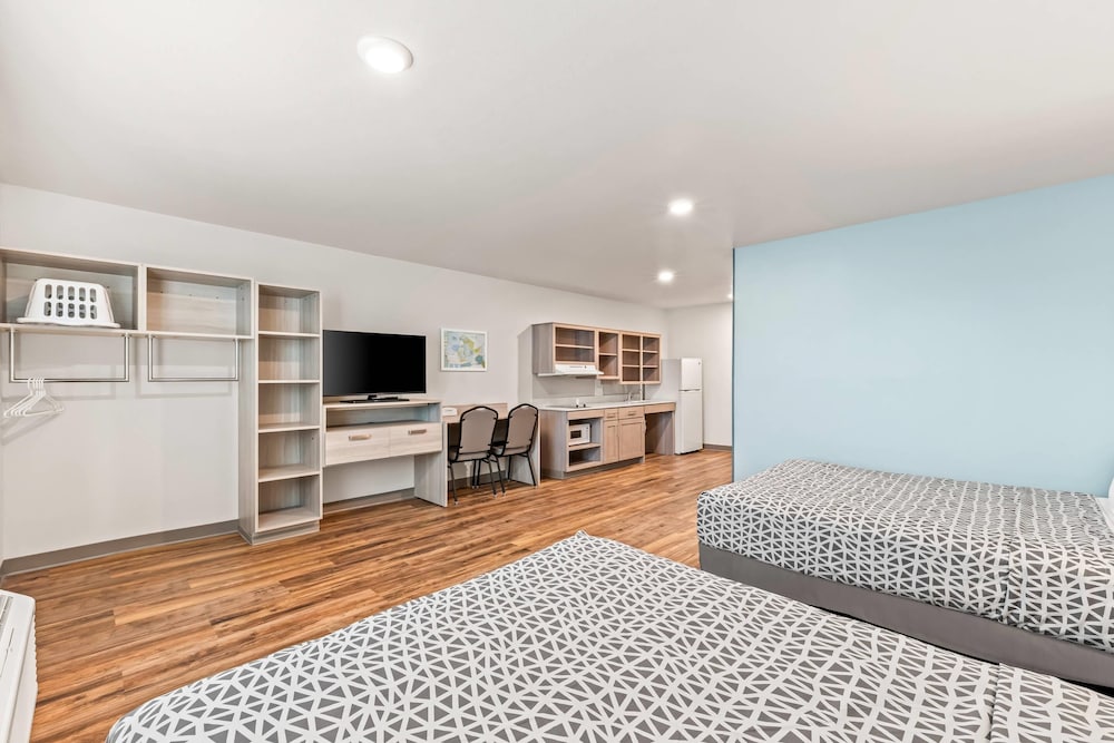 WoodSpring Suites Charlotte - Arrowood 32/60
