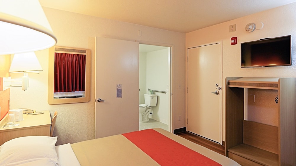 Motel6 Chico, CA 23/39