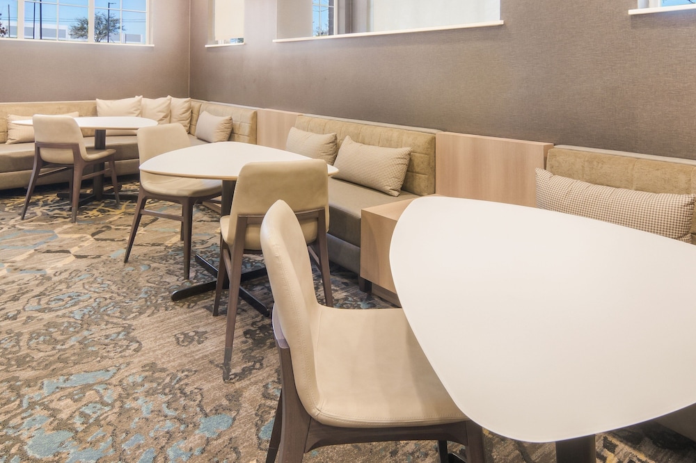 Residence Inn Dallas DFW Airport South/Irving 26/27