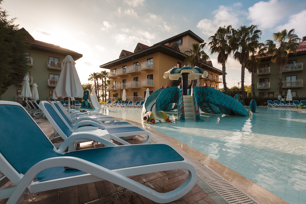 Club Grand Aqua 52/64