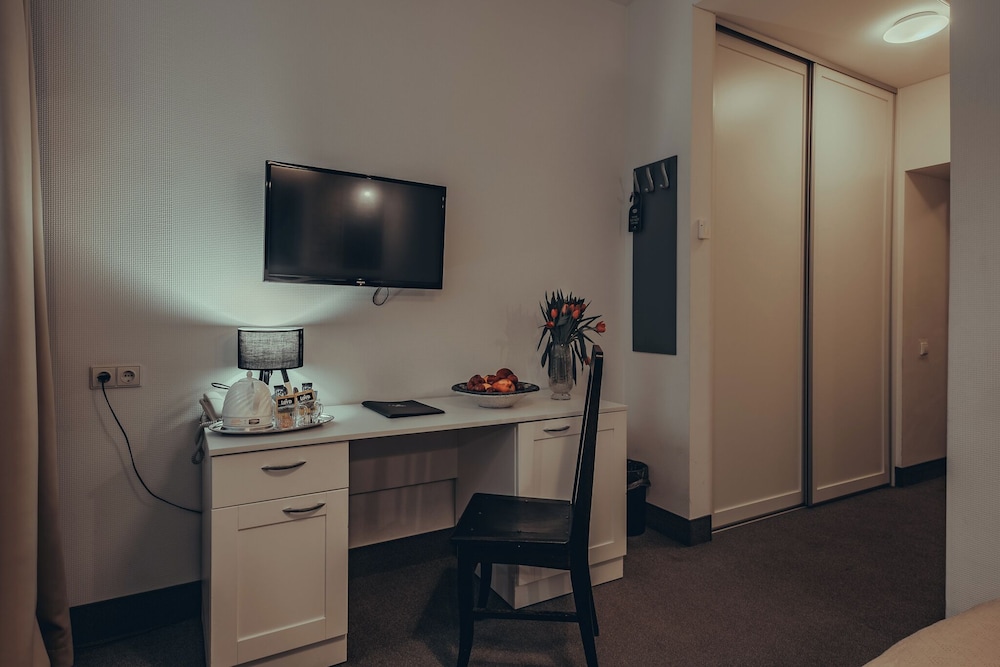 Moon Garden Art Hotel 62/70