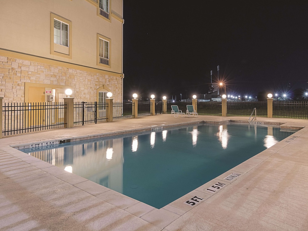 La Quinta Inn And Suites By Wyndham Waxahachie 40/40