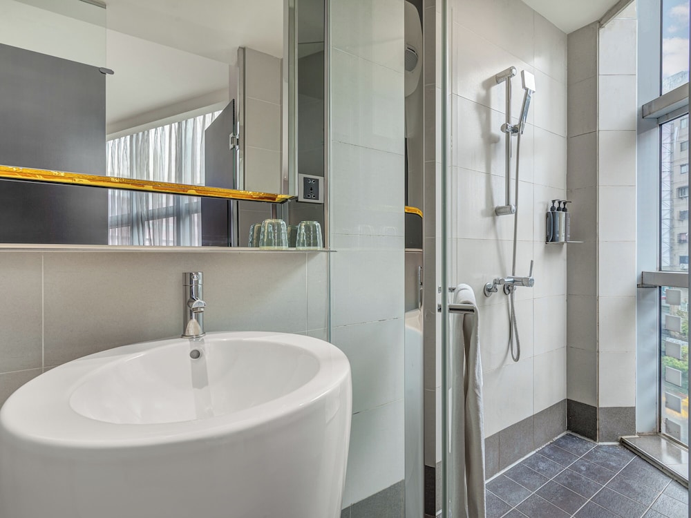 CHECK inn Taipei Xinyi 66/69