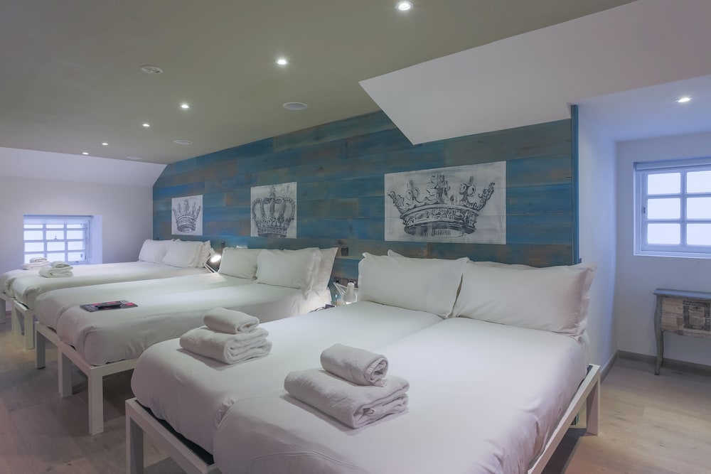 ROOM, XXL