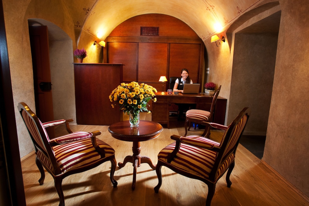 Hotel Santi 37/56