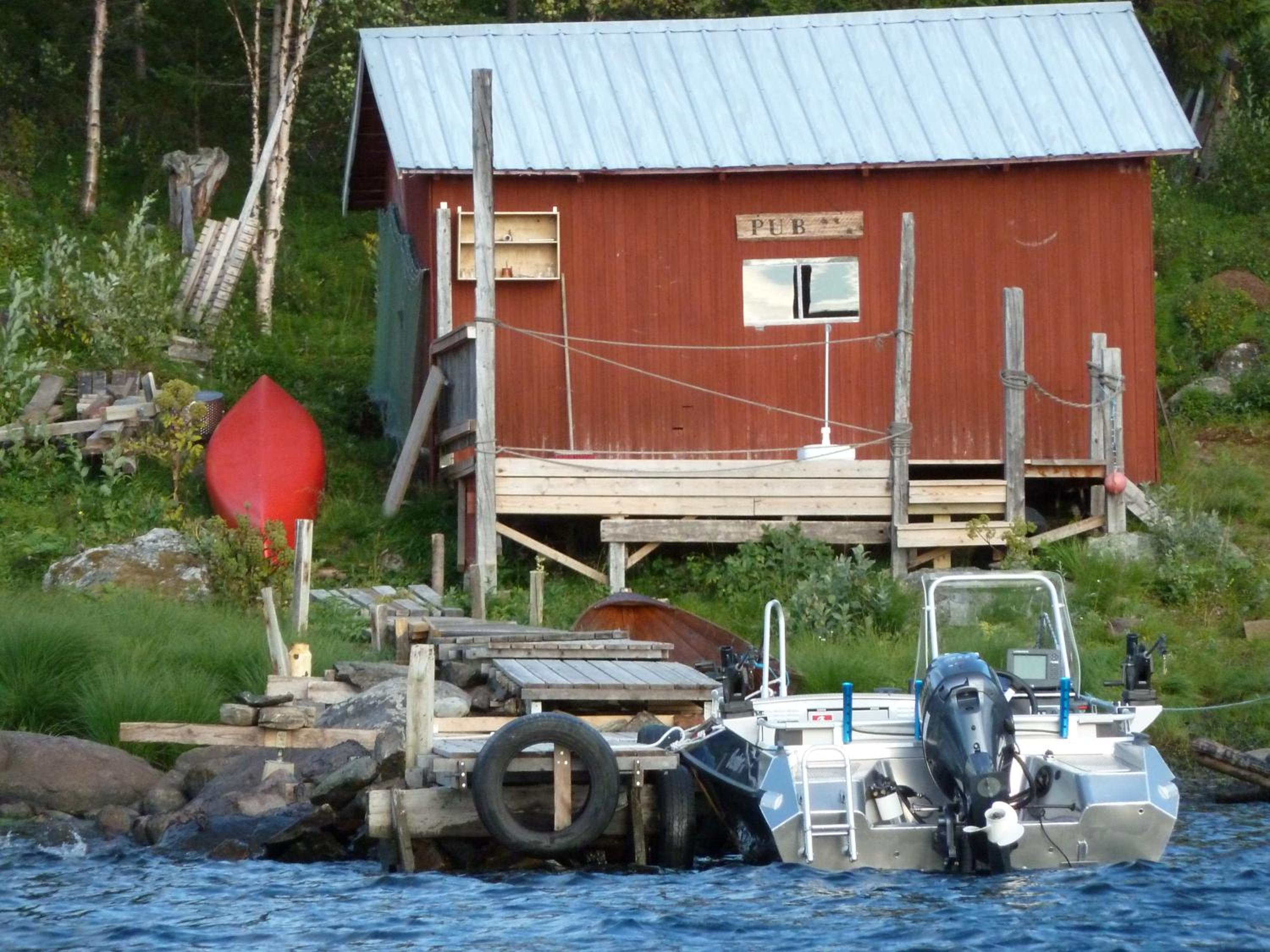 Stora Björnstugan In Laisvallby 28/50