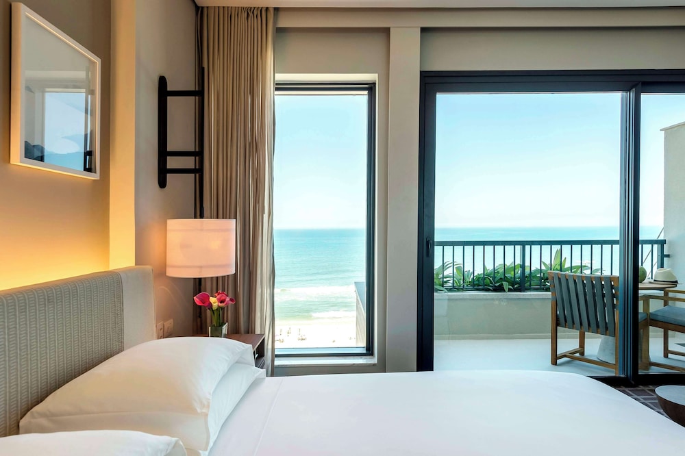 Room, King Bed, Ocean Front